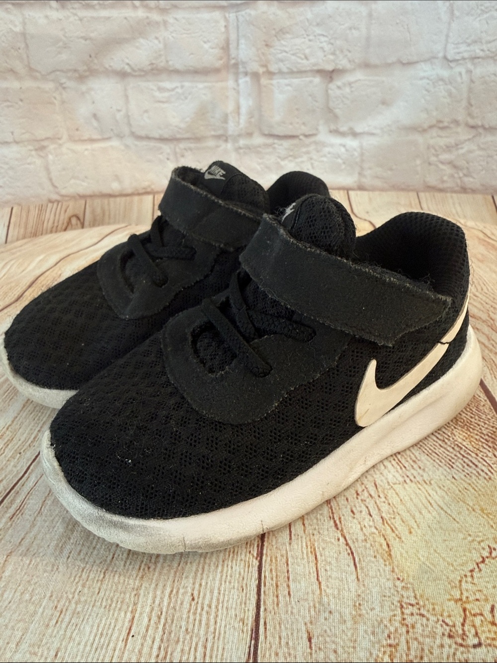 Nike Kids Black and White Velcro Sneakers- Size 6 Baby